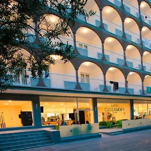 https://santa-monica-el-arenal.allmallorcahotels.com